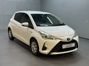 Хетчбэк Toyota Vitz 2017 года, 1197000 рублей, Красноярск