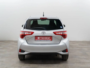 Хетчбэк Toyota Vitz 2018 года, 980000 рублей, Красноярск