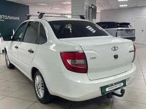 Седан ВАЗ (LADA) Granta 2018 года, 450000 рублей, Ачинск