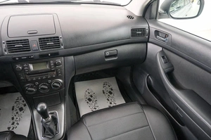 Седан Toyota Avensis 2008 года, 929000 рублей, Красноярск