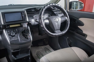 Минивэн Toyota Wish 2012 года, 1179000 рублей, Томск