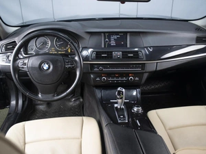 Седан BMW 5 серия 2010 года, 1630000 рублей, Омск
