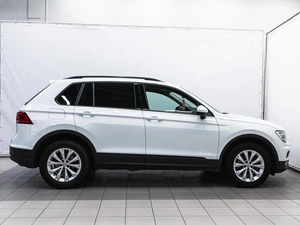 Внедорожник Volkswagen Tiguan 2019 года, 2349000 рублей, Красноярск