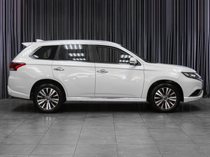 Внедорожник Mitsubishi Outlander 2022 года, 3829000 рублей, Тюмень