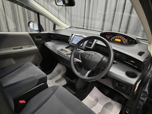 Минивэн Honda Freed 2010 года, 880000 рублей, Красноярск