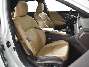 Седан Lexus ES 2021 года, 3386100 рублей, Казань