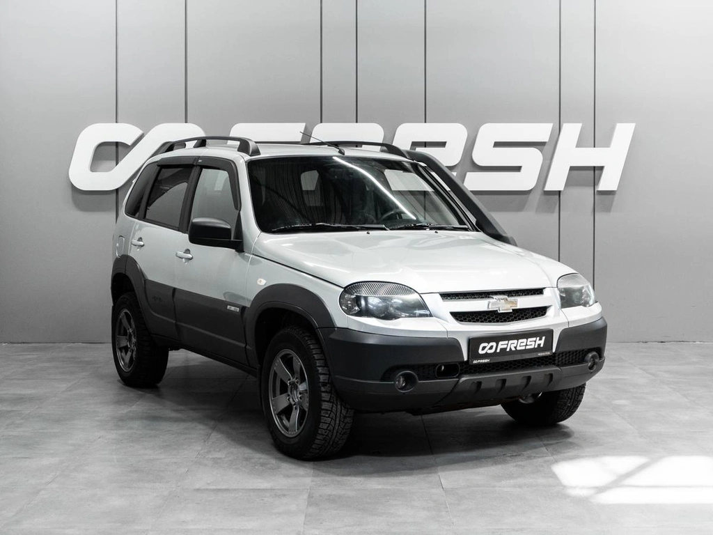 Внедорожник Chevrolet Niva 2018 года, 739000 рублей, Тюмень
