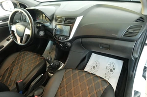 Седан Hyundai Solaris 2014 года, 819000 рублей, Омск