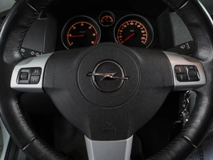 Универсал Opel Astra 2012 года, 819000 рублей, Воронеж