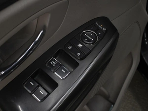 Минивэн Kia Carnival 2018 года, 2300000 рублей, Омск