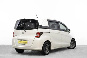 Минивэн Honda Freed 2011 года, 999000 рублей, Барнаул