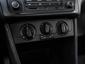 Седан Volkswagen Polo 2011 года, 579000 рублей, Кирилловка