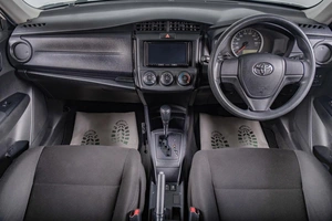 Седан Toyota Corolla Axio 2021 года, 1529000 рублей, Томск