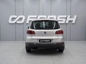 Внедорожник Volkswagen Tiguan 2016 года, 1220000 рублей, Ростов-на-Дону