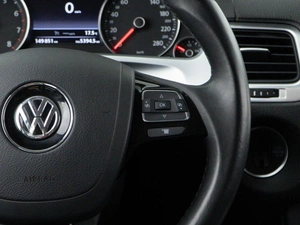 Внедорожник Volkswagen Touareg 2012 года, 1949046 рублей, Москва