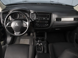 Внедорожник Mitsubishi Outlander 2013 года, 1150000 рублей, Омск