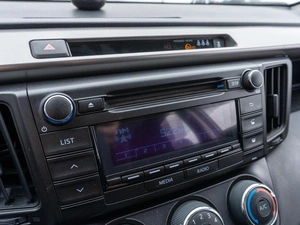 Внедорожник Toyota RAV4 2015 года, 2099000 рублей, Саратов