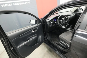Седан Kia Rio 2018 года, 1675000 рублей, Курск