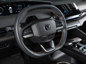 Лифтбек Changan UNI-V 2024 года, 2390000 рублей, Волгоград