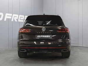 Внедорожник Volkswagen Touareg 2019 года, 4130000 рублей, Омск
