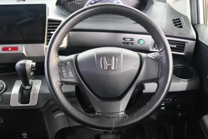Минивэн Honda Freed 2014 года, 1299000 рублей, Омск