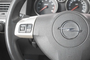 Хетчбэк Opel Astra 2007 года, 399000 рублей, Кемерово