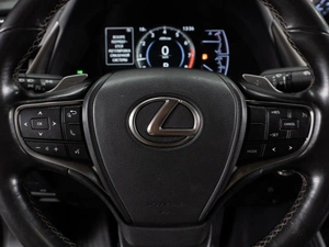 Седан Lexus ES 2018 года, 3454000 рублей, Тюмень