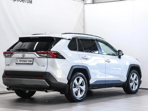 Внедорожник Toyota RAV4 2021 года, 3495000 рублей, Красноярск