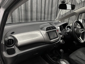 Хетчбэк Honda Fit 2013 года, 740000 рублей, Красноярск