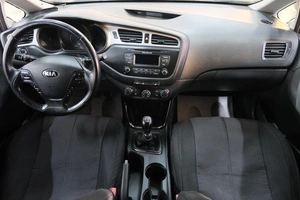 Хетчбэк Kia Ceed 2014 года, 899000 рублей, Омск