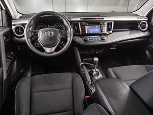 Внедорожник Toyota RAV4 2016 года, 2279000 рублей, Тюмень