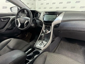 Седан Hyundai Avante 2012 года, 850000 рублей, Красноярск