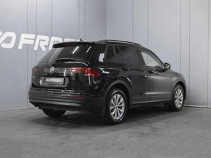 Внедорожник Volkswagen Tiguan 2020 года, 2600000 рублей, Омск