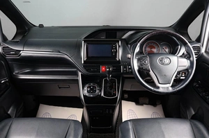 Минивэн Toyota Esquire 2017 года, 2399000 рублей, Тюмень