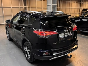 Внедорожник Toyota RAV4 2018 года, 2797000 рублей, Красноярск