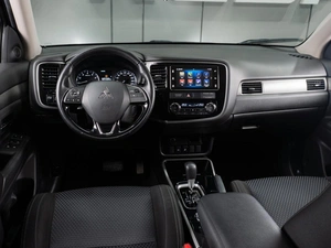 Внедорожник Mitsubishi Outlander 2018 года, 2349000 рублей, Тюмень