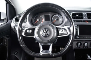 Седан Volkswagen Polo 2018 года, 1359000 рублей, Пермь