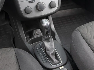 Хетчбэк Opel Corsa 2013 года, 690000 рублей, Омск