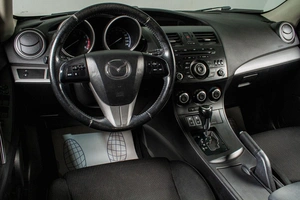 Хетчбэк Mazda 3 2013 года, 1049000 рублей, Сургут