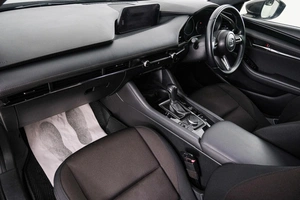 Хетчбэк Mazda 3 2019 года, 1769000 рублей, Красноярск