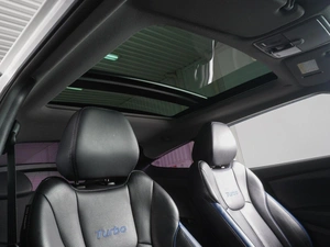 Хетчбэк Hyundai Veloster 2013 года, 1490000 рублей, Красный Пахарь