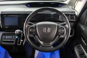 Минивэн Honda Stepwgn Spada 2015 года, 1899000 рублей, Омск