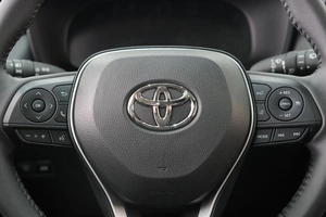 Внедорожник Toyota RAV4 2025 года, 4349000 рублей, Омск