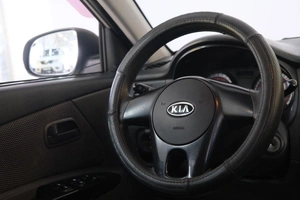 Седан Kia Rio 2011 года, 719000 рублей, Омск