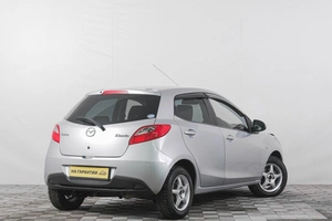 Хетчбэк Mazda Demio 2010 года, 589000 рублей, Кемерово