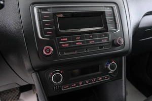 Седан Volkswagen Polo 2017 года, 999000 рублей, Красноярск