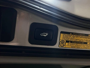 Внедорожник Toyota Land Cruiser 2012 года, 3899000 рублей, Красноярск