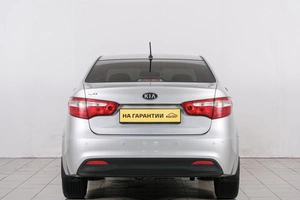 Седан Kia Rio 2012 года, 1029000 рублей, Красноярск