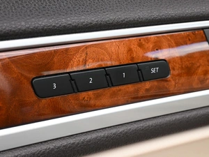 Внедорожник Volkswagen Touareg 2012 года, 2179000 рублей, Волгоград