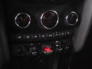 Хетчбэк MINI Cooper 2022 года, 2698000 рублей, Красный Пахарь